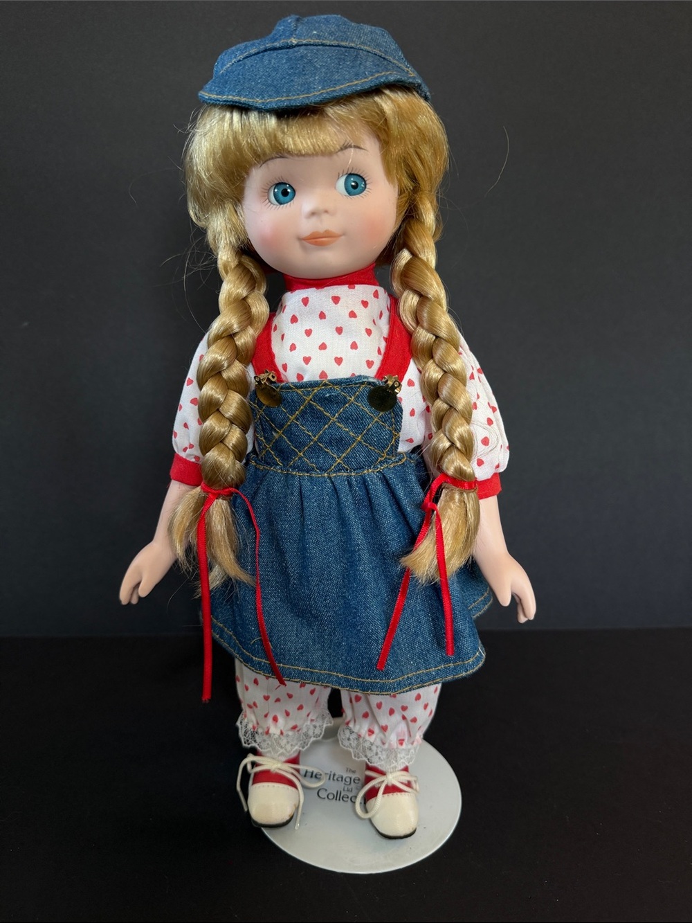 Vintage 14” porcelain doll “Susan” from the Heritage Mint.